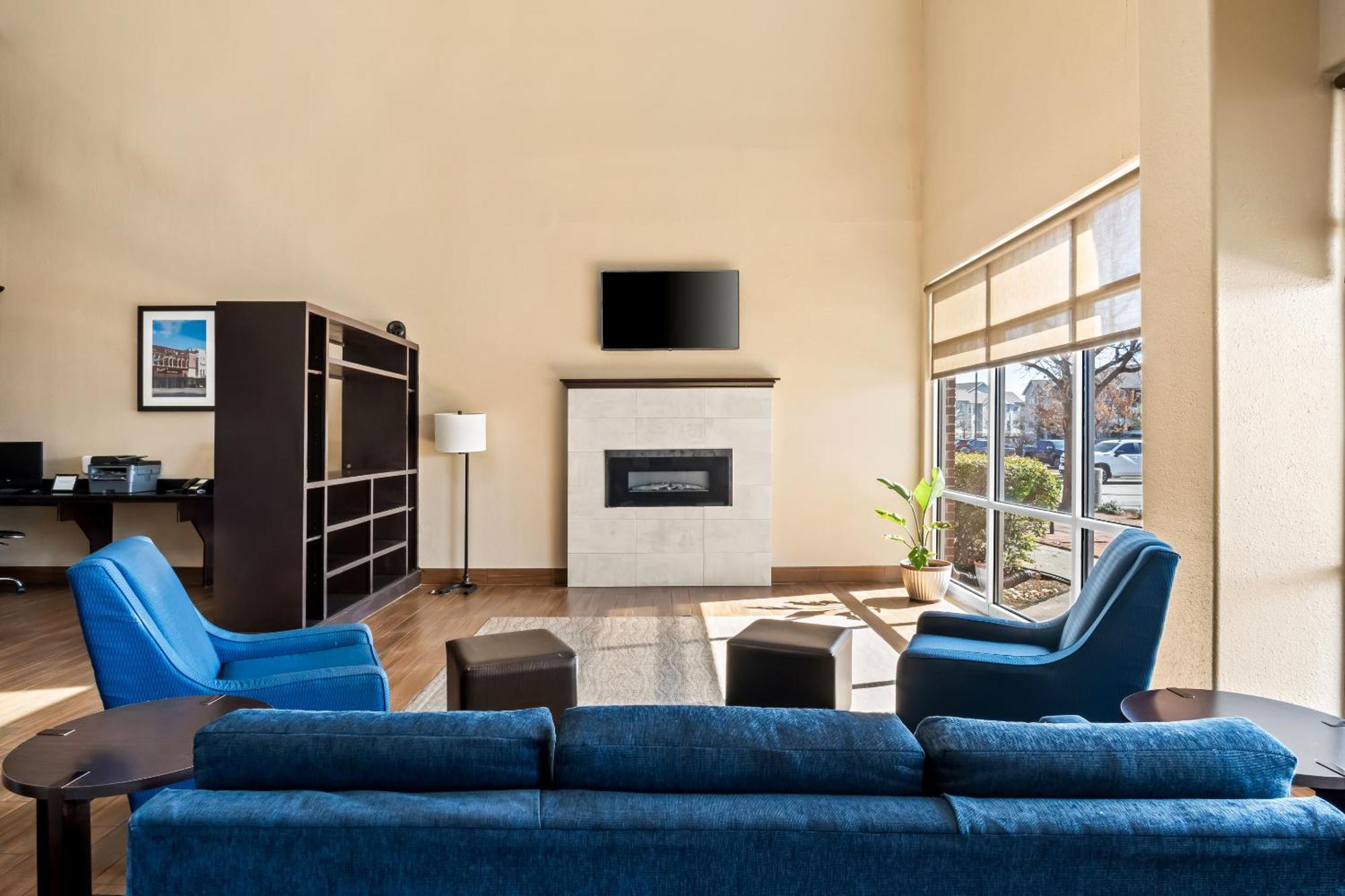 Comfort Suites Waxahachie - Dallas Buitenkant foto